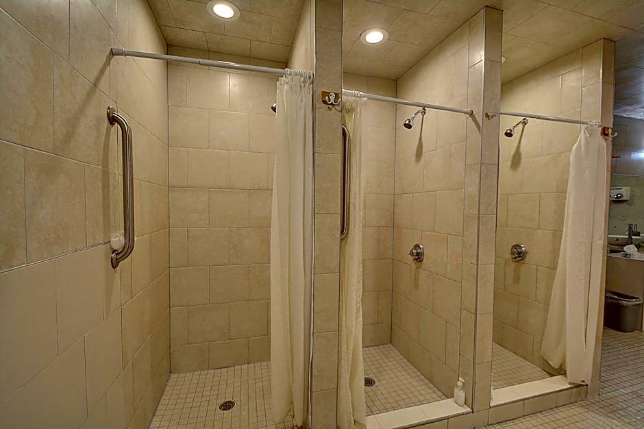 Colonial Motel and Spa