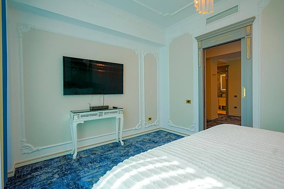 W Regal Boutique Hotel&Spa