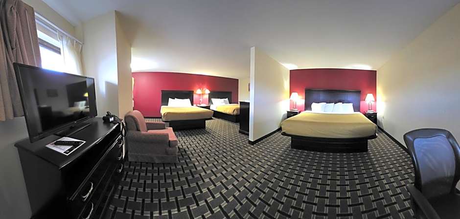 Photo 1 of 7 of 1 King Bed and 2 Queen Beds Suite