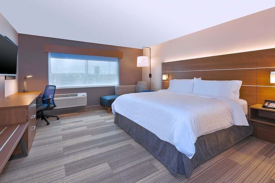 Holiday Inn Express and Suites Eau Claire West I-94 By IHG