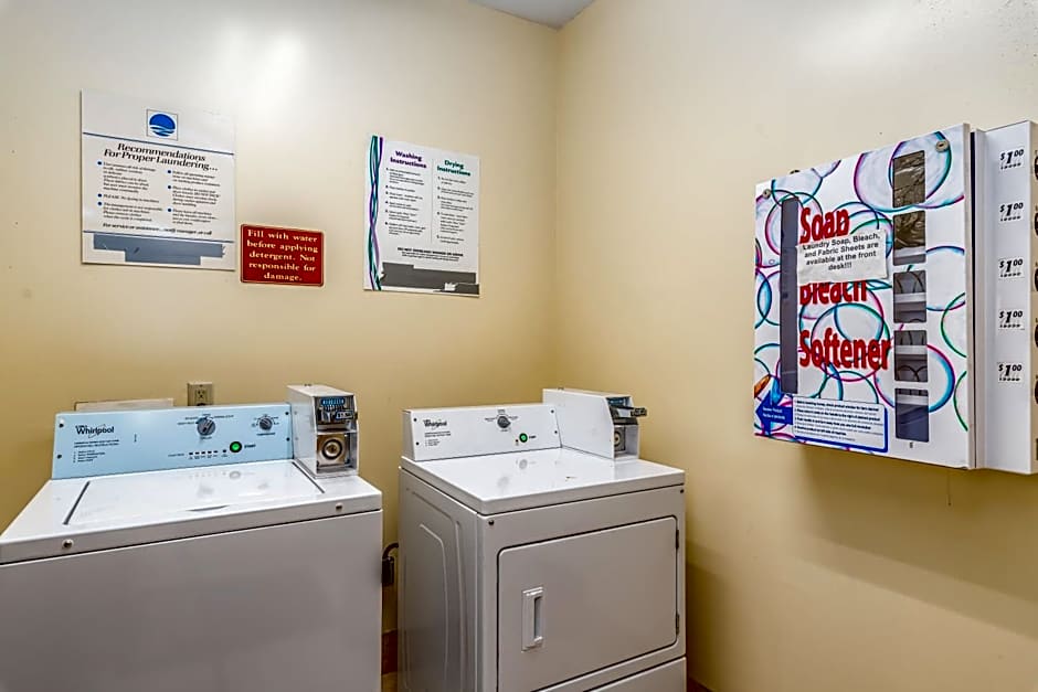 Days Inn & Suites by Wyndham Prattville-Montgomery