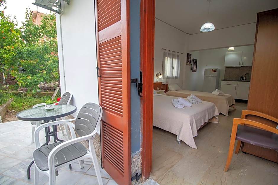 Harrys bar & apartments