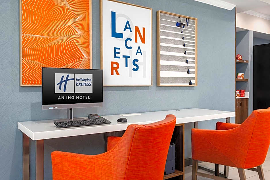 Holiday Inn Express & Suites Lancaster by IHG