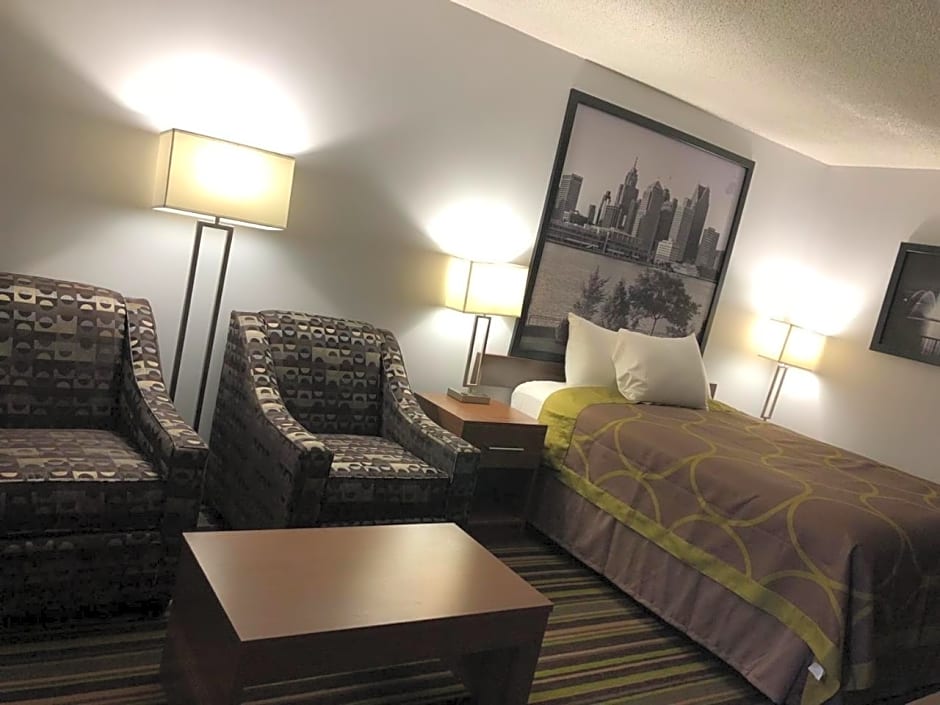 Super 8 by Wyndham Windsor/Dougall