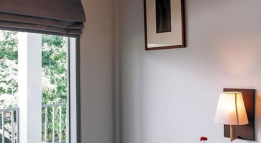 Lovina life Room & Cafe