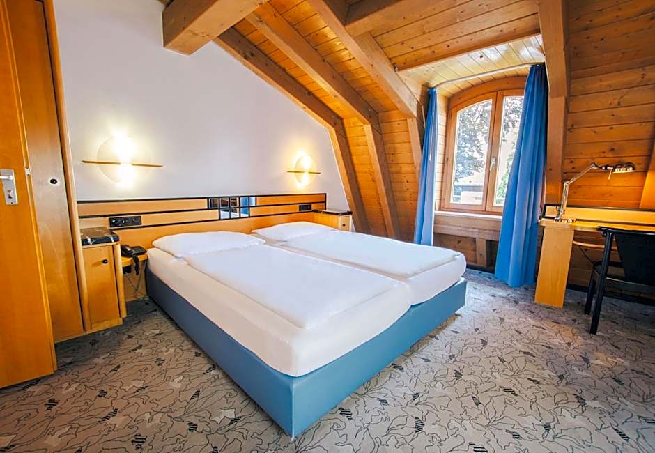 Villa Waldperlach by Blattl