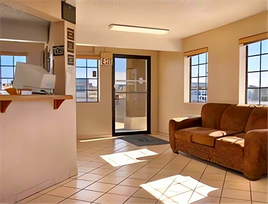 Super 8 by Wyndham Lake Havasu City