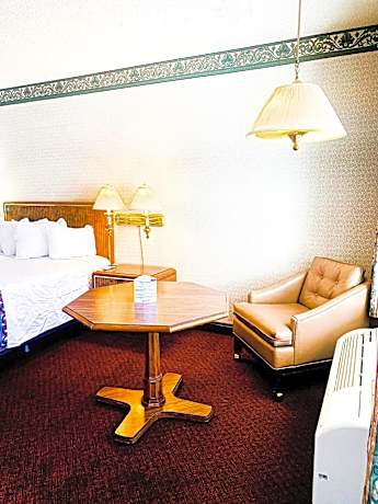 Queen Room with Two Queen Beds - Accessible/Non-Smoking