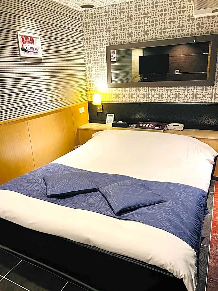 ホテル CROWN MOTEL
