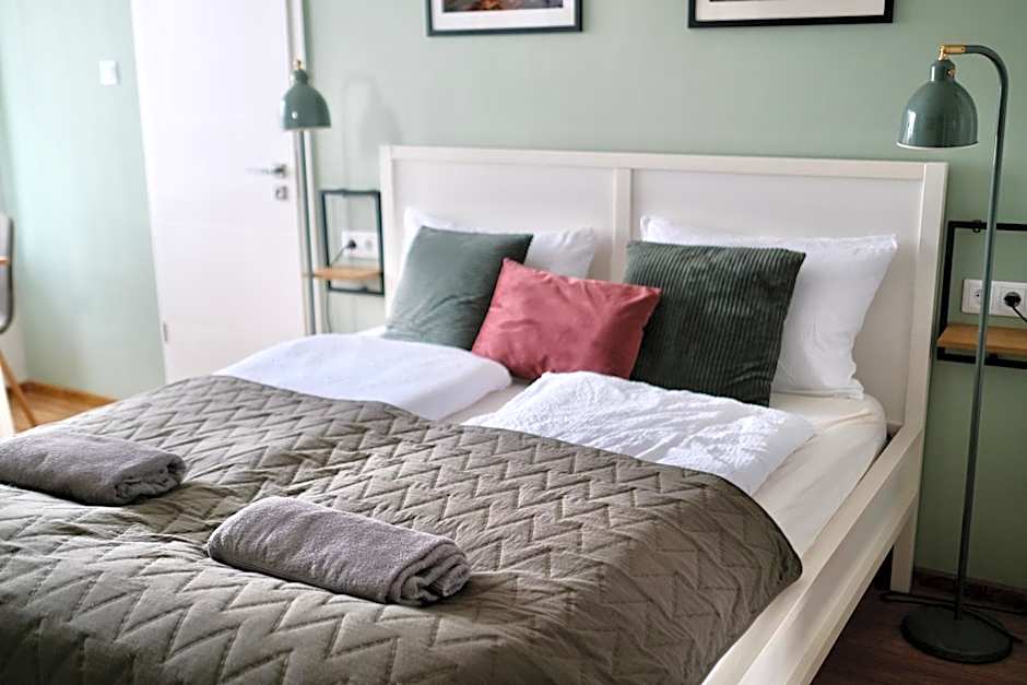 Kastélykert Vendégház Tata