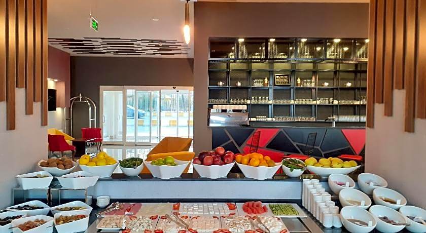 Ramada by Wyndham Van