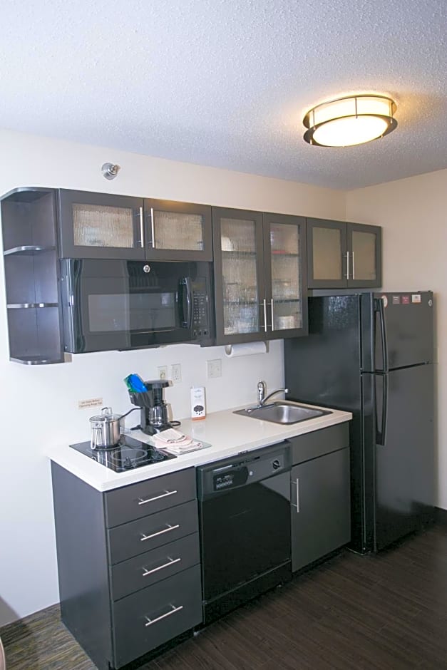 Candlewood Suites Fargo-North Dakota State University By IHG