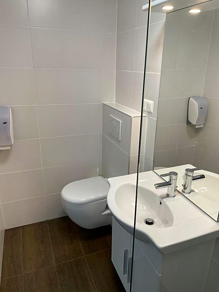 Mountain Hotel & Hostel