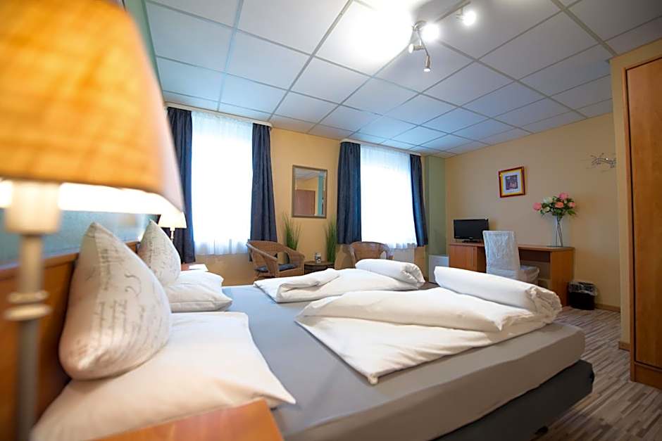 Rheinauer Hof - bed & breakfast