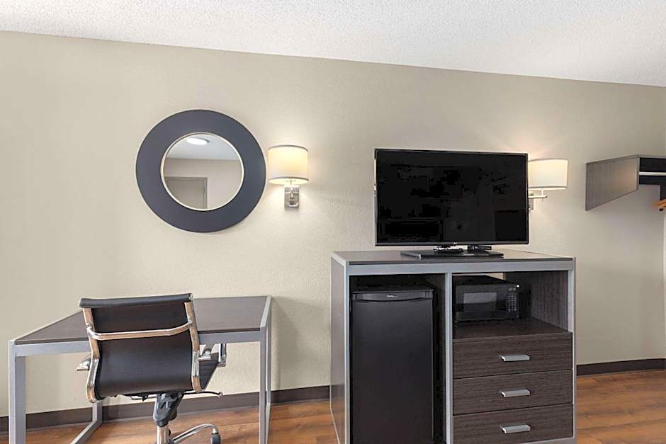 Days Inn by Wyndham Childersburg