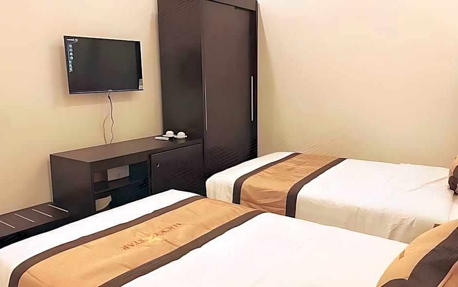 LUCKY STAR HOTEL