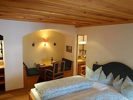 Double Room with Spa Bath