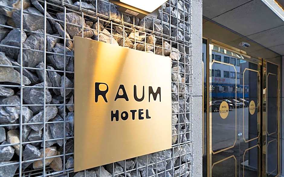 HOTEL RAUM