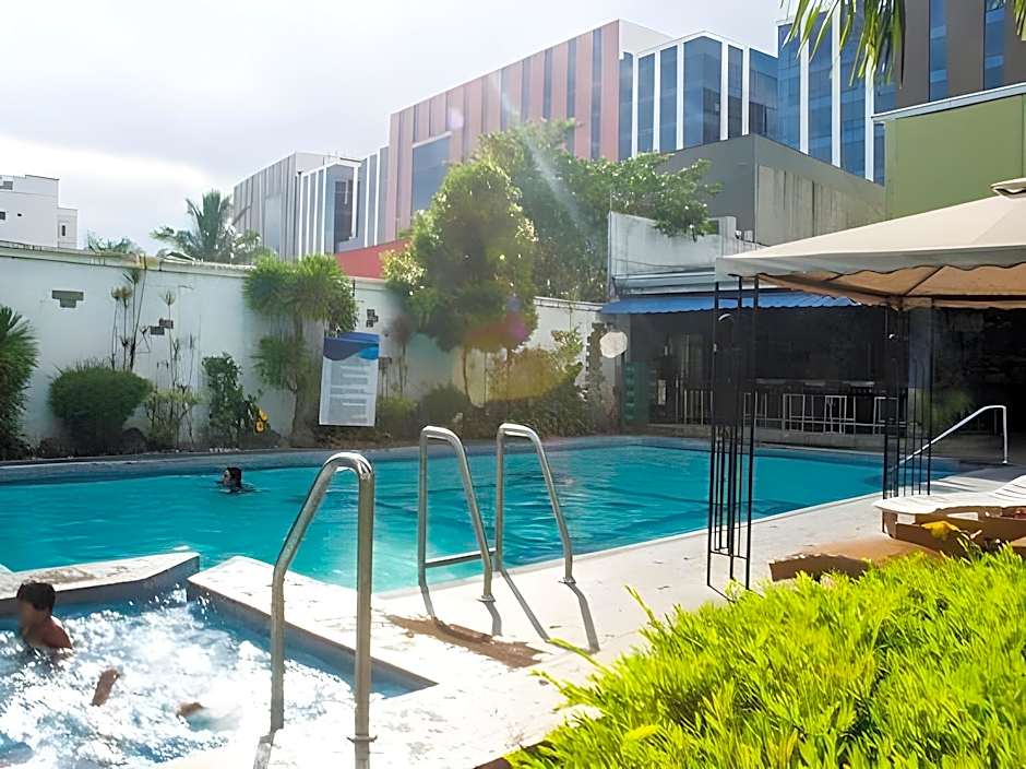 Hotel Euroasia by Bluebookers