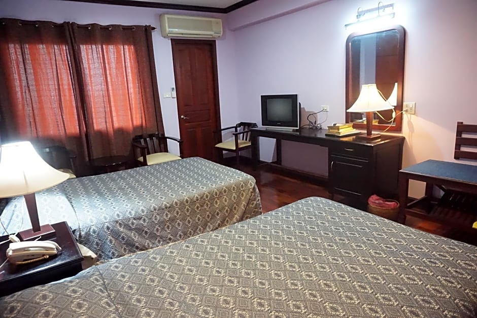 Vansana Riverside Hotel