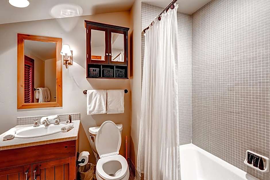 Bachelor Gulch Village