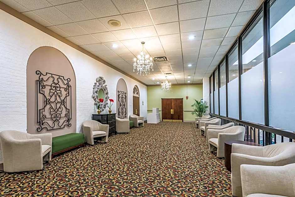 Clarion Hotel Cincinnati North