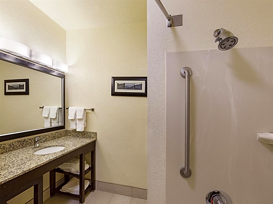 La Quinta Inn & Suites by Wyndham Central Point - Medford