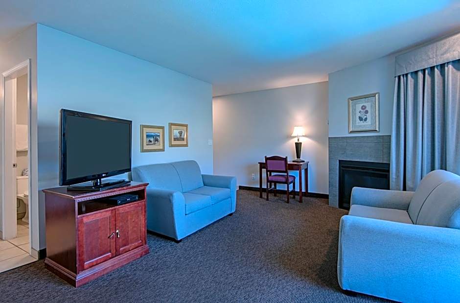 Photo 1 of 7 of 1 King Bed, Jacuzzi®, Balcony