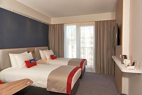 Standard Twin Room with Two Single Beds and Canal View