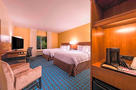 Queen Room with Two Queen Beds - Hearing Accessible