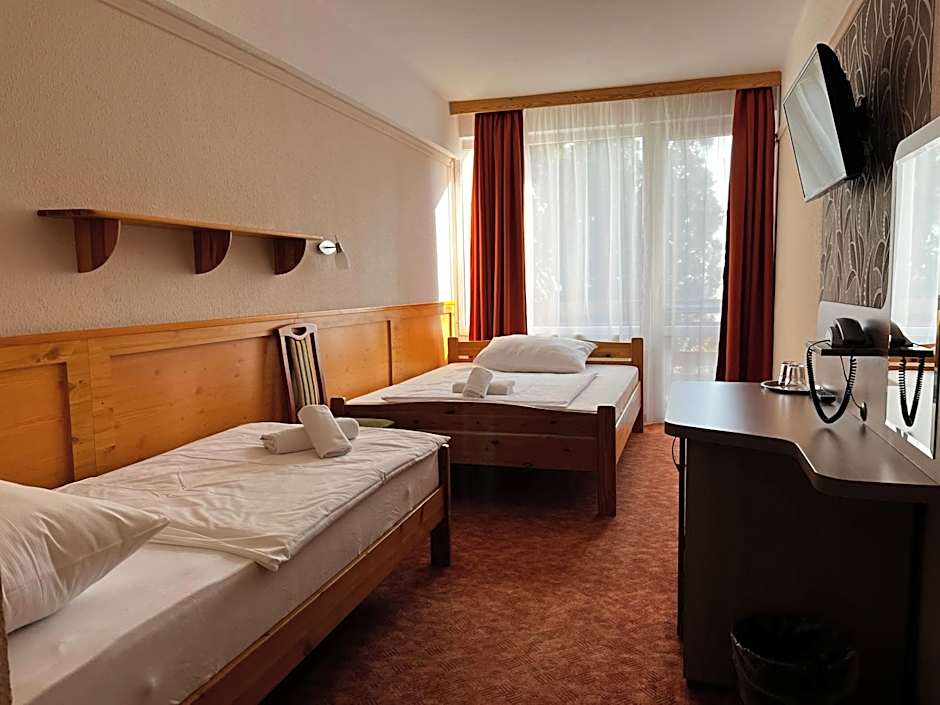 Nereus Park Hotel