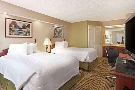 2 Double Bed Smoking Room With