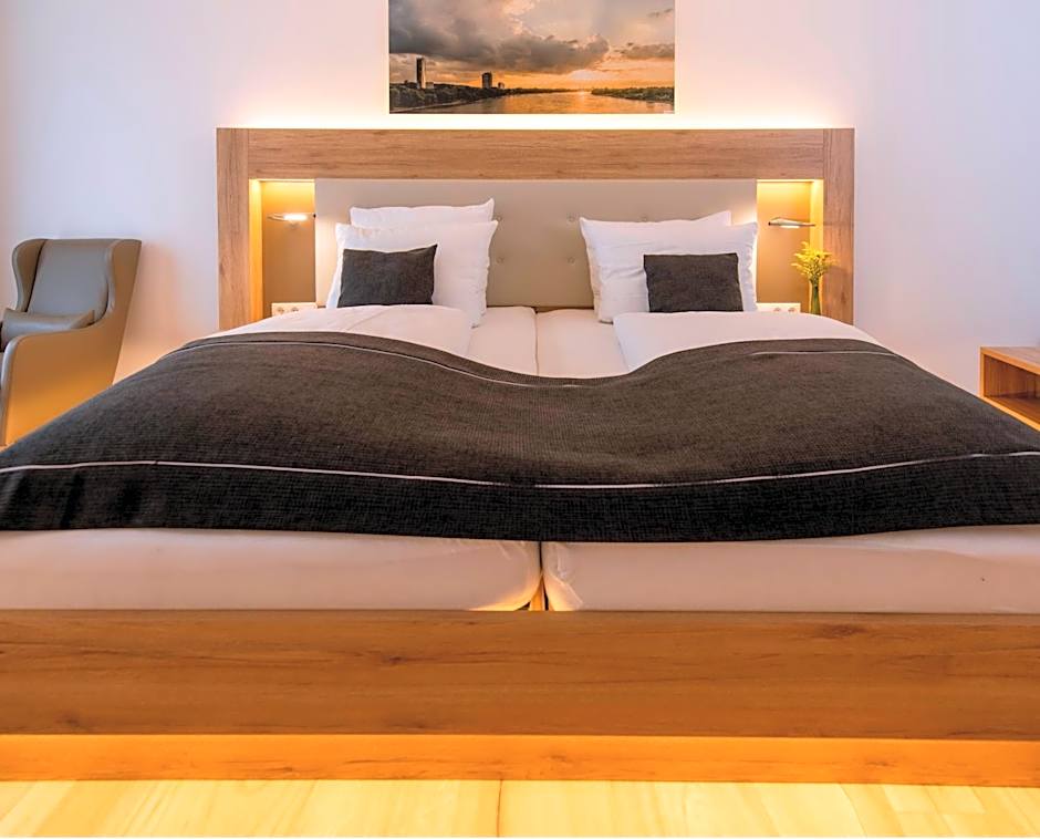 Four Stars by City Hotel