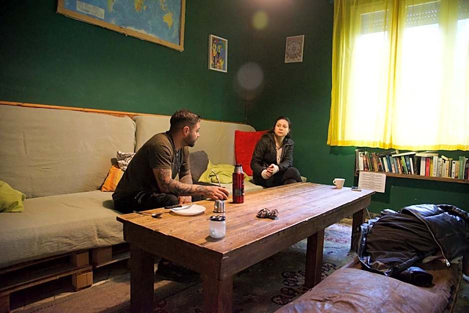 Sunflower City Student Hostel & Bar