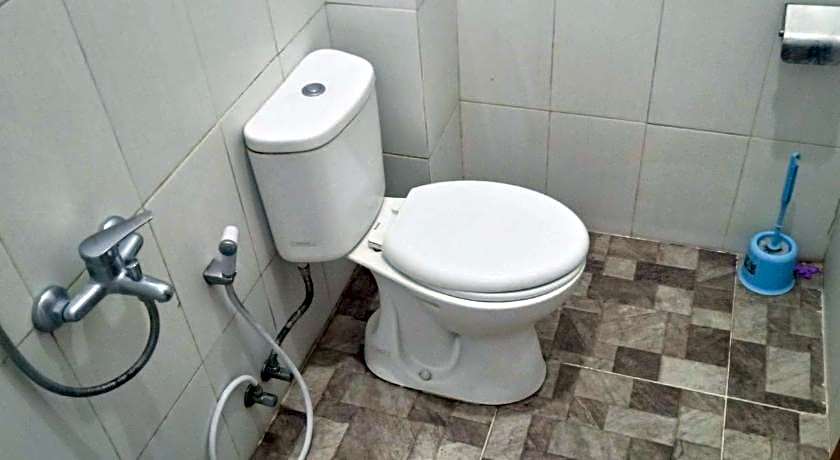 Guest House Pinarak 2 Syariah near GOR Satria Purwokerto Mitra RedDoorz