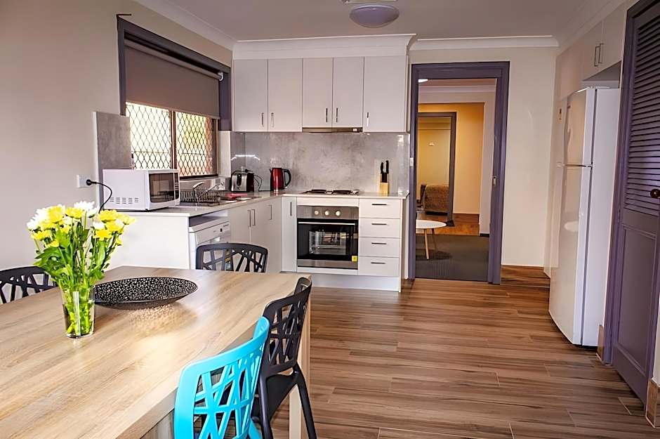 Liberty Plains Motor Inn