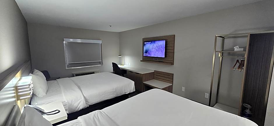 Photo 1 of 4 of Studio 1 Queen Bed Suite, Smoking