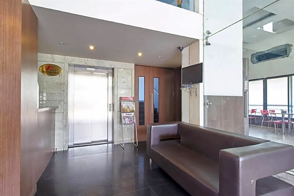 Hotel Adi – Nagpur, OH