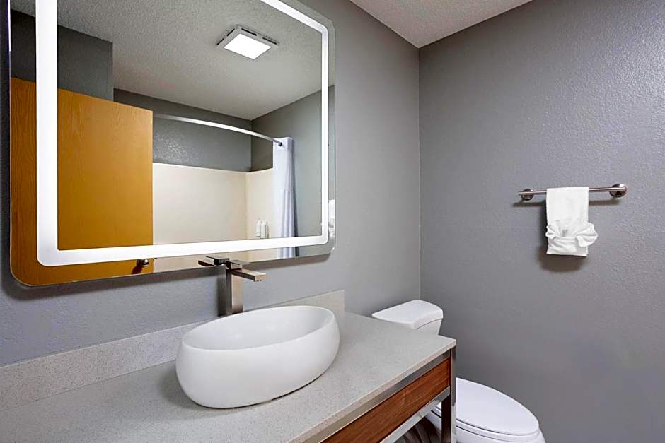 Days Inn by Wyndham Omaha NE
