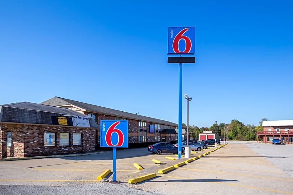 Motel 6-Troy, IL