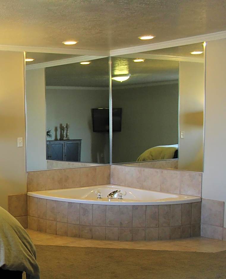 Photo 1 of 6 of Deluxe 1 King Bed Suite