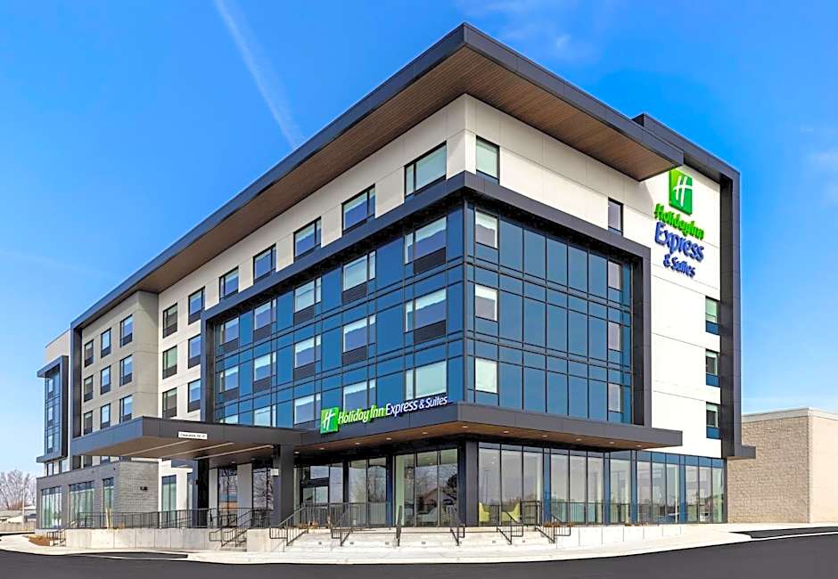 Holiday Inn Express And Suites St.Thomas. By IHG