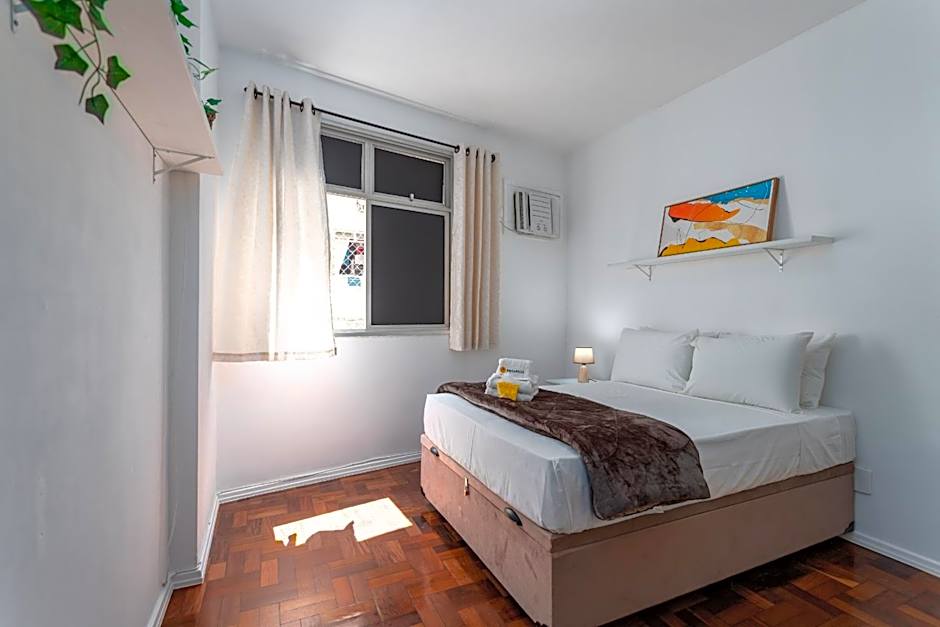 Aconchego em Copacabana para casais - BR608 Z4