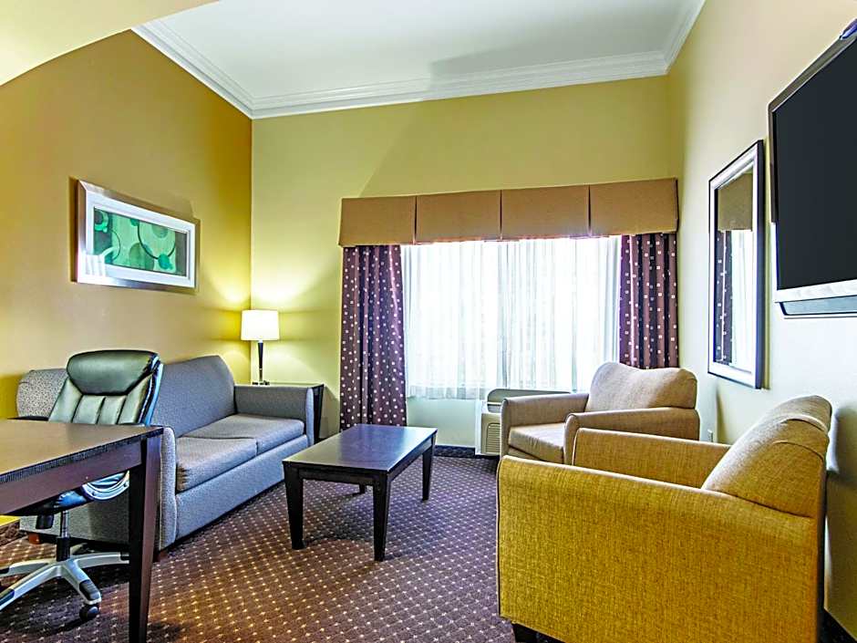 La Quinta Inn & Suites by Wyndham Houston New Caney