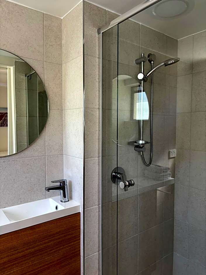 Bayviews and Harbourview Holiday Apartments