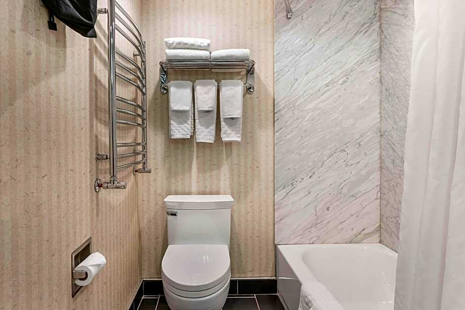 Best Western Plus Kelowna Hotel & Suites