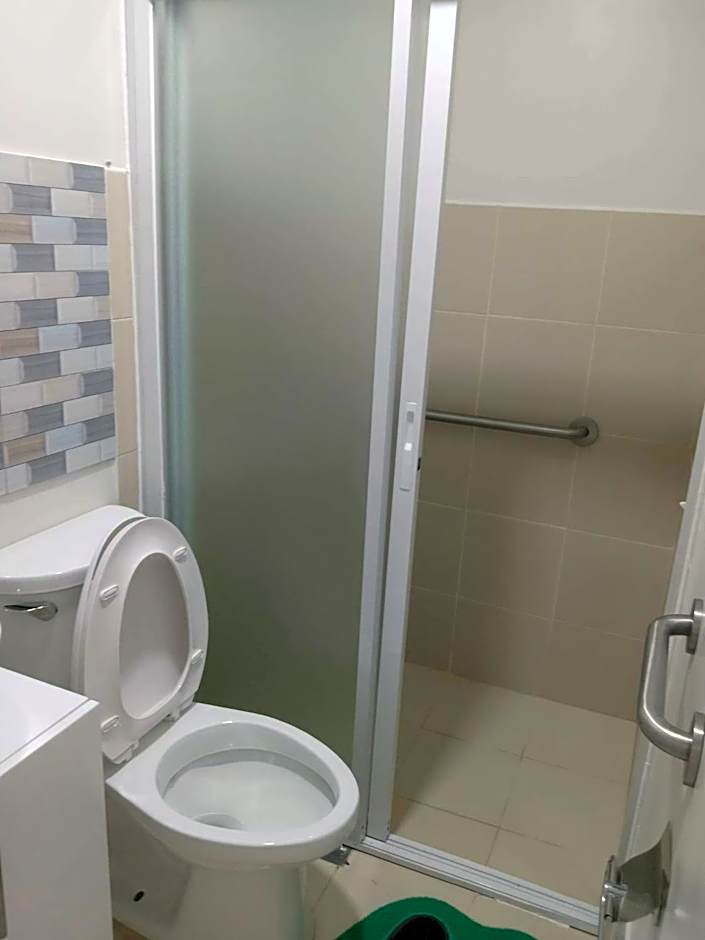 2 BR Loop Tower 1524