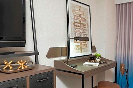 Guest Room, 1 King