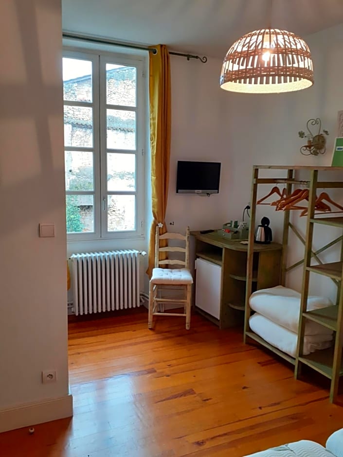 Chambre d'Hôtes La Tour de Brazalem