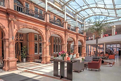 Clayton Crown Hotel London